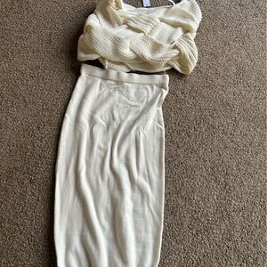 Set ivory sweater skirt set nwt